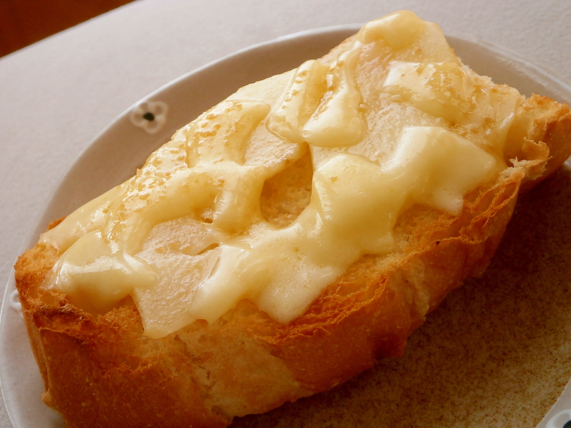 ラフランスのハニーチーズトースト