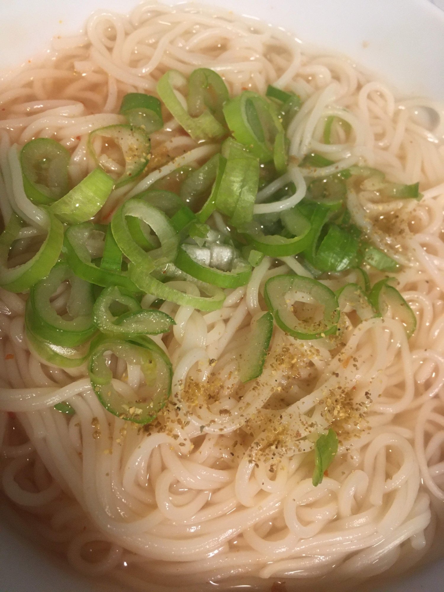 豆板醤で、ネギにゅう麺