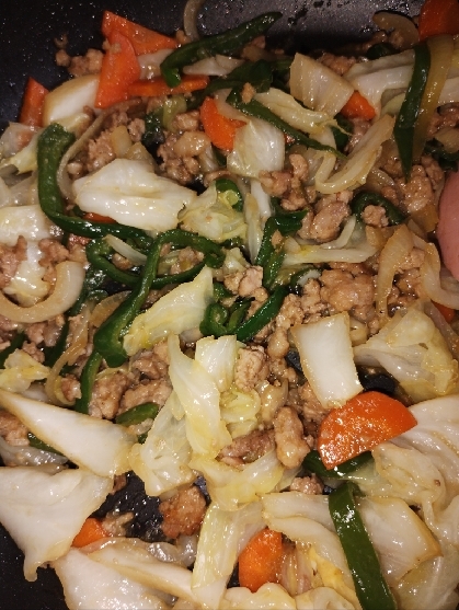 簡単★キャベツ・ピーマン・ひき肉のオイマヨ炒め