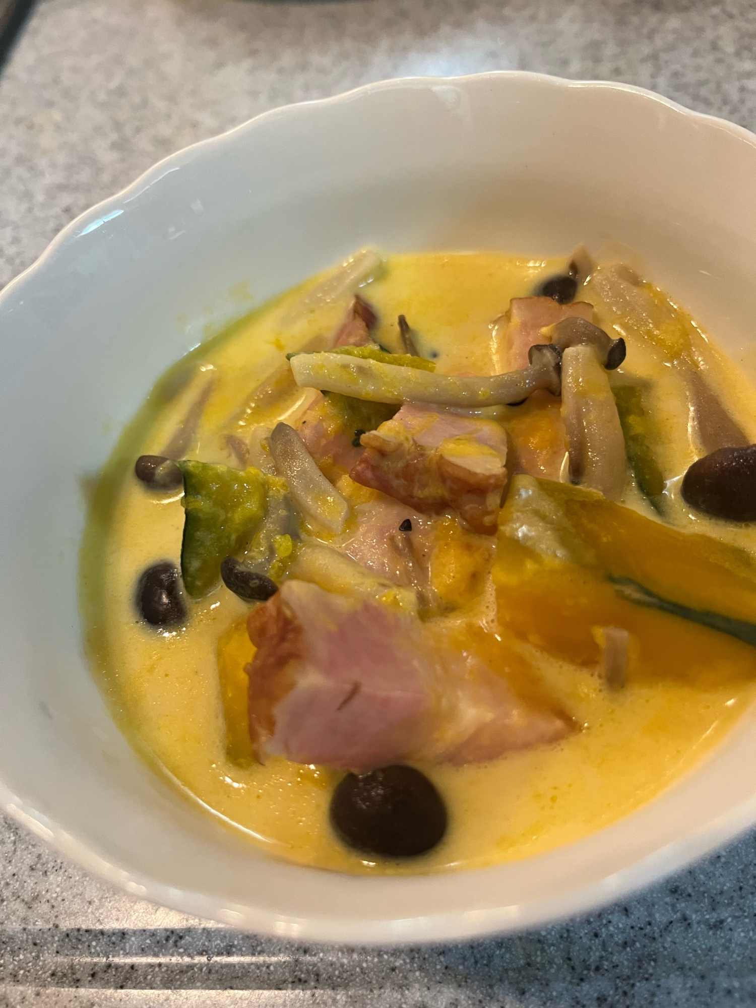 カボチャとベーコン、しめじのミルク煮