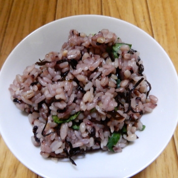 キャベツと塩昆布の混ぜご飯