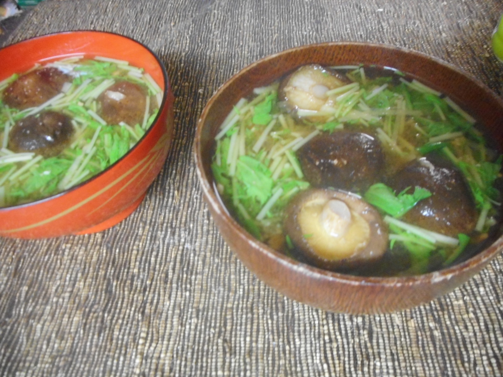 水菜と椎茸と新生姜の味噌汁