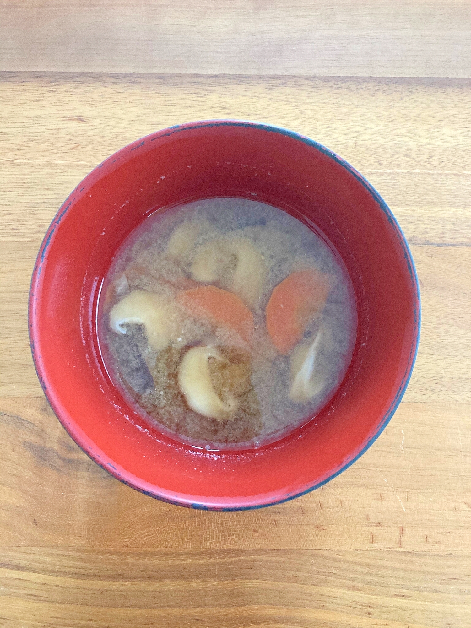 椎茸とにんじんの味噌汁