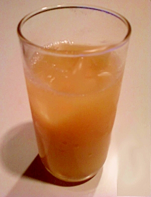 フルーティーな味わい☆オレンジジュース入り白ワイン