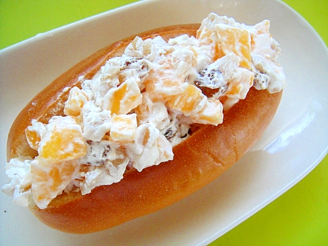 柿とりんごレーズンのフルーツサンド