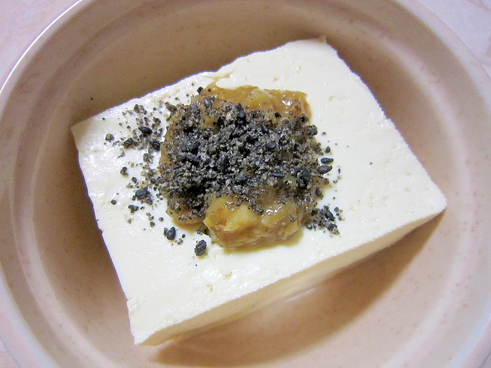 黒ゴマ風味が美味しいにんにく味噌豆腐