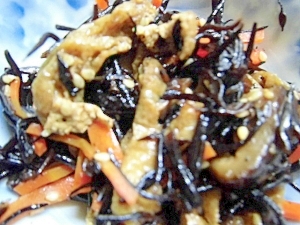 ゴマ薫るひじき