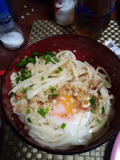 乾燥うどんで作りました！簡単で美味しかったです！(≧∇≦)b温泉玉子は手作りです(*^^)v