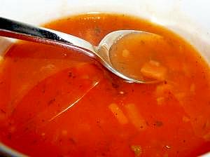 トマト仕立ての野菜スープ