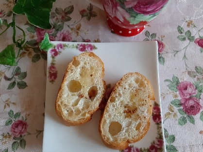 こんにちは～♪小学校の時の給食のシナモン揚げパンを思い出しました(笑)シナモンの香り大好きです❤️おやつに至福のひとときでした❤️ご馳走様(*≧∇≦)ﾉ