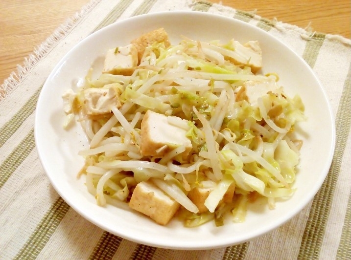 ♪厚揚げでボリュームアップ♡肉無し野菜炒め♪