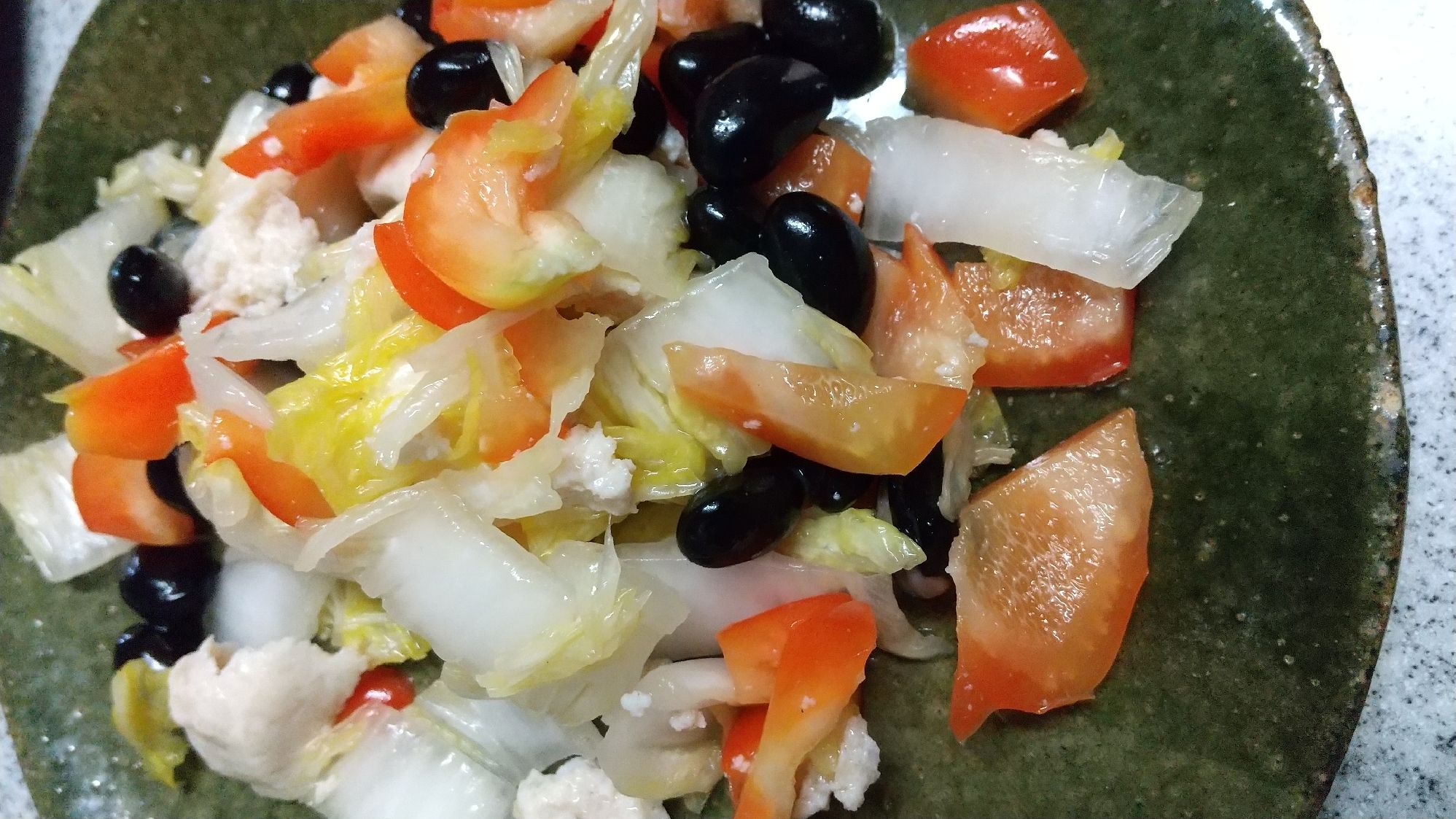 白菜と蒸し黒豆の和え物