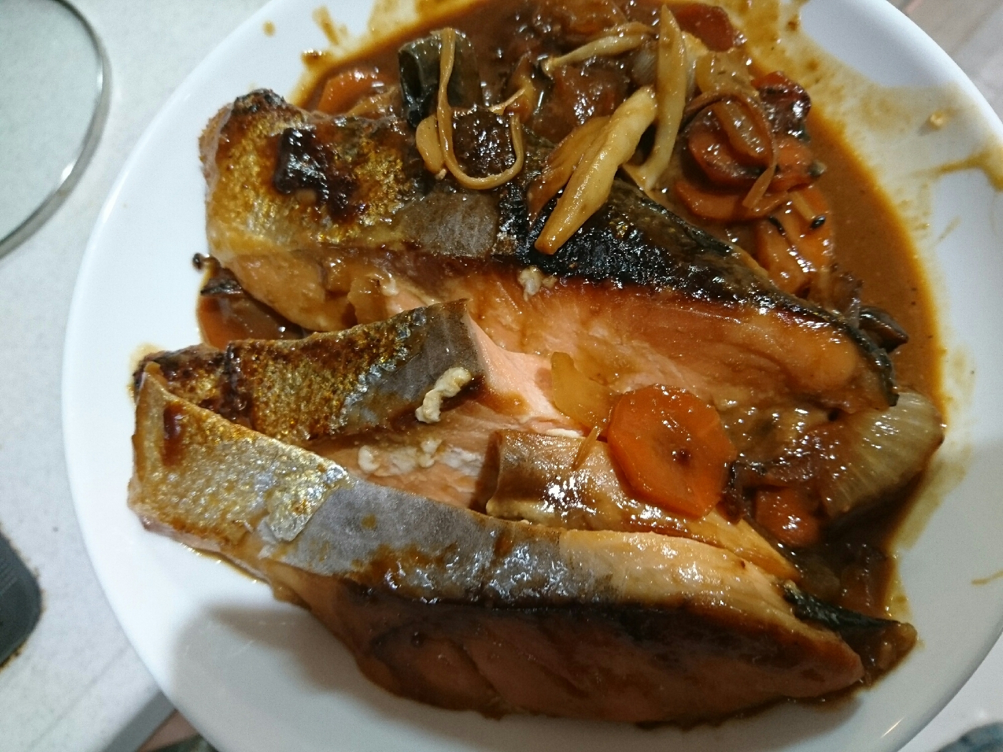 鮭と野菜ときのこの味噌蒸し焼き