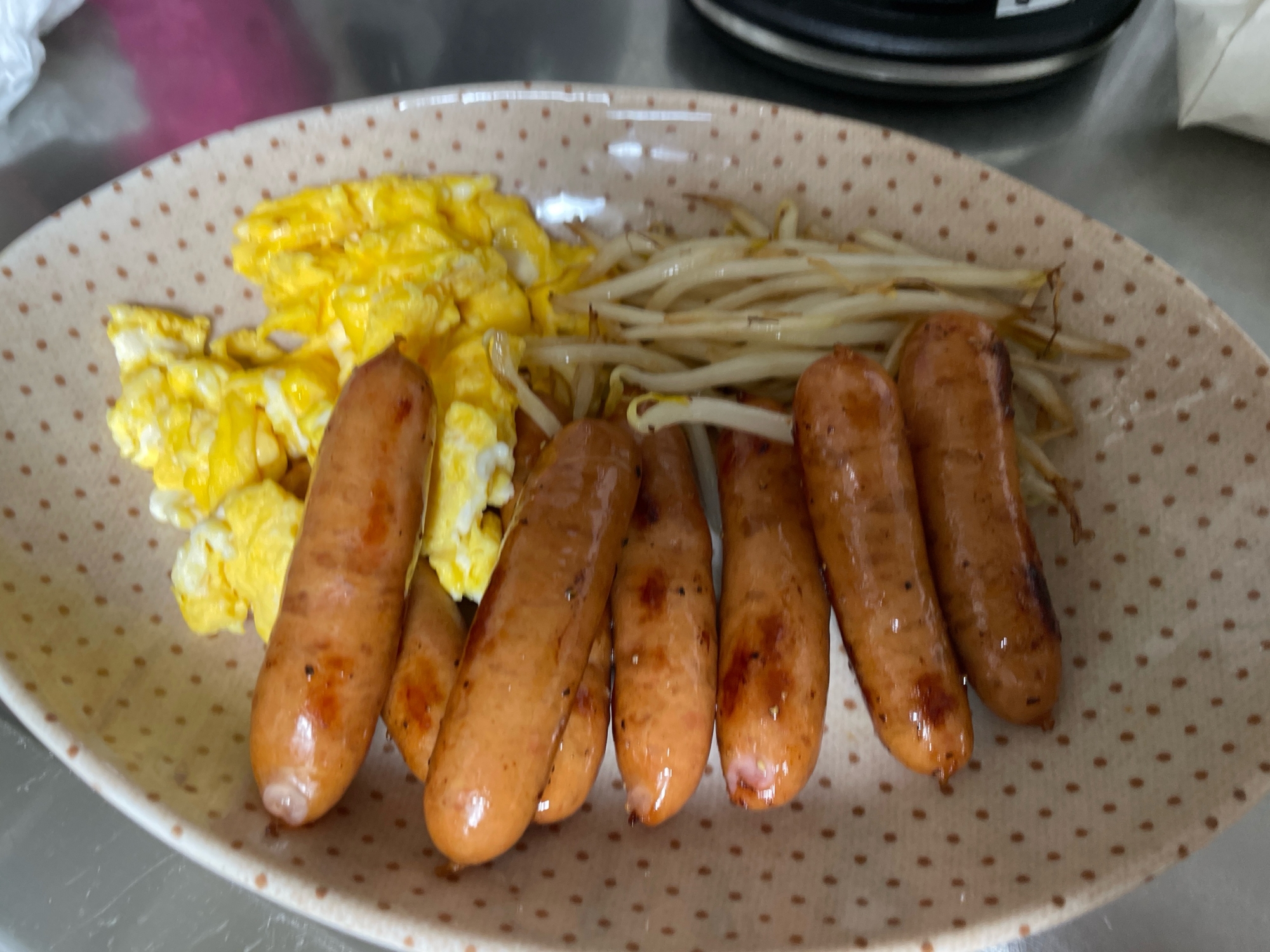 モーニングセット(^^)粗挽きウインナー卵もやし炒