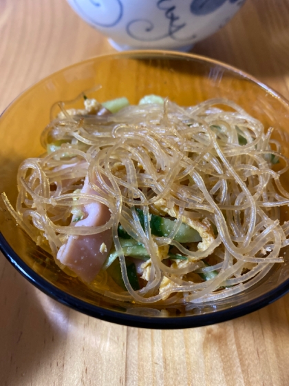 人参がなかったのでハムきゅうり薄焼き卵で。
子供もたくそん食べてくれました！