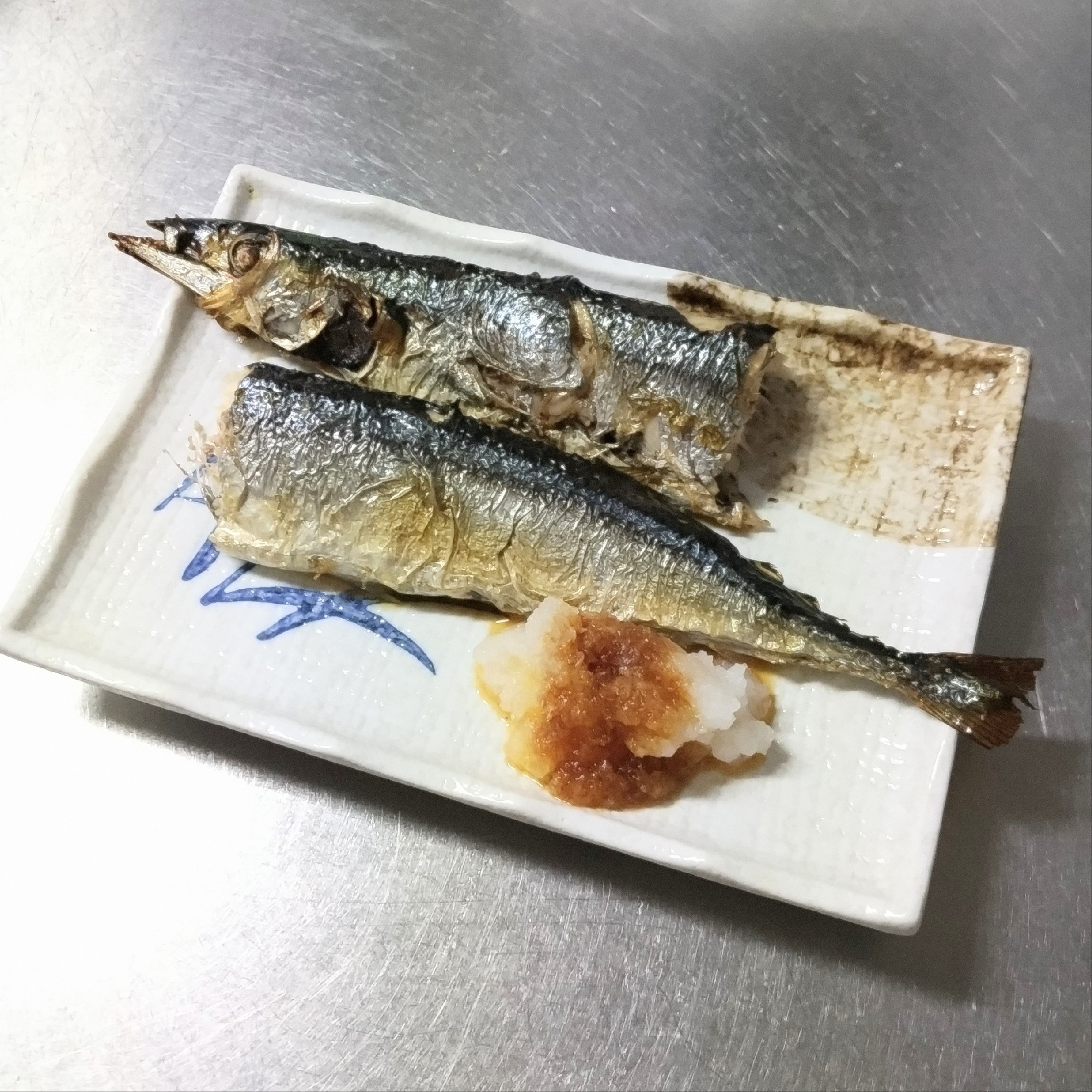 フライパンで焼く♪秋刀魚の塩焼き
