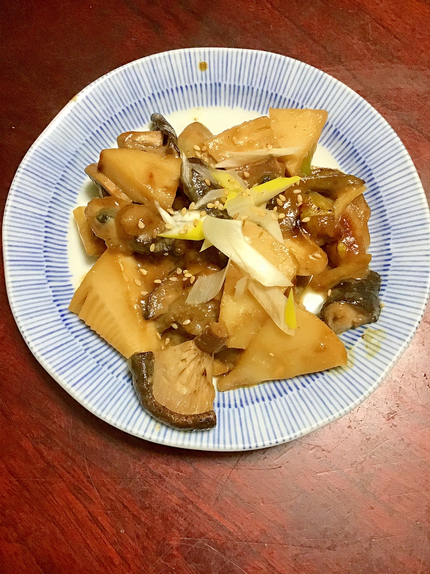タケノコと椎茸と鶏ももの味噌炒め。