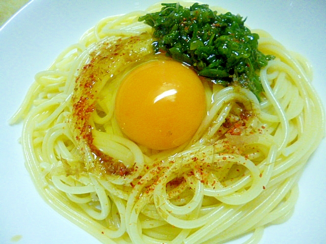 簡単♪アレンジ♪めかぶとおかかの釜玉風パスタ