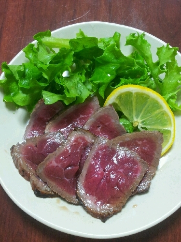 お酢でやわらか・牛肉たたきのカルパッチョ風