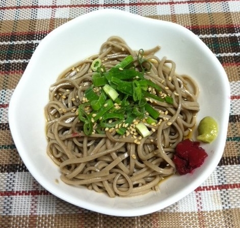 梅干しと柚子胡椒でさわやかに♪冷やし蕎麦☆