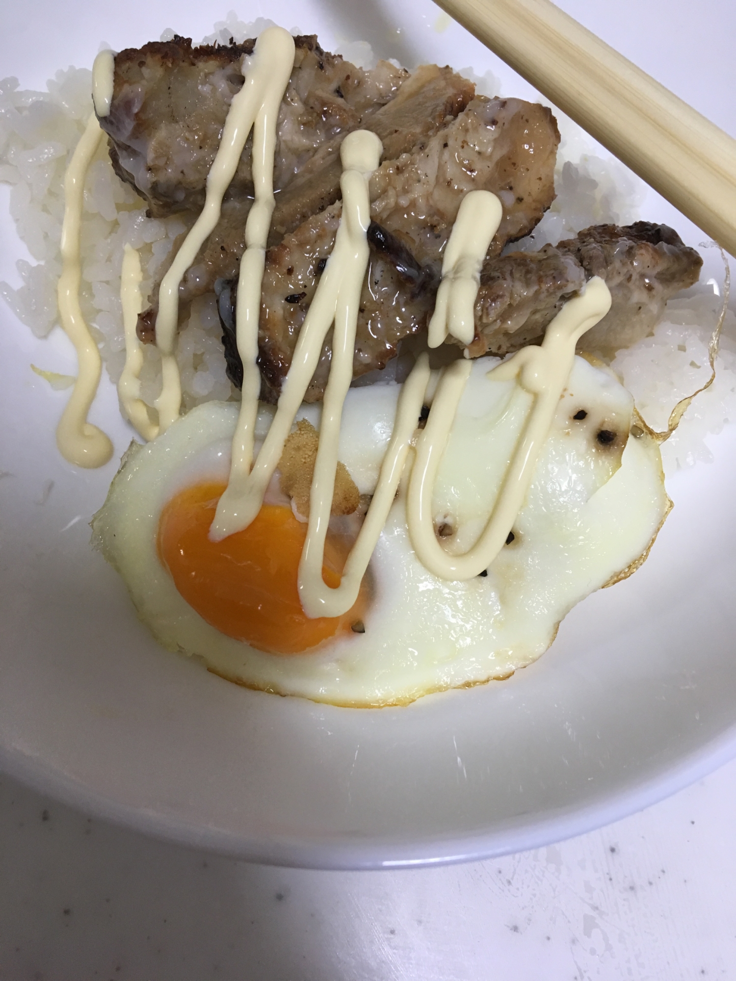 手作り焼き豚の目玉焼きマヨ丼╰(*´︶`*)╯♡