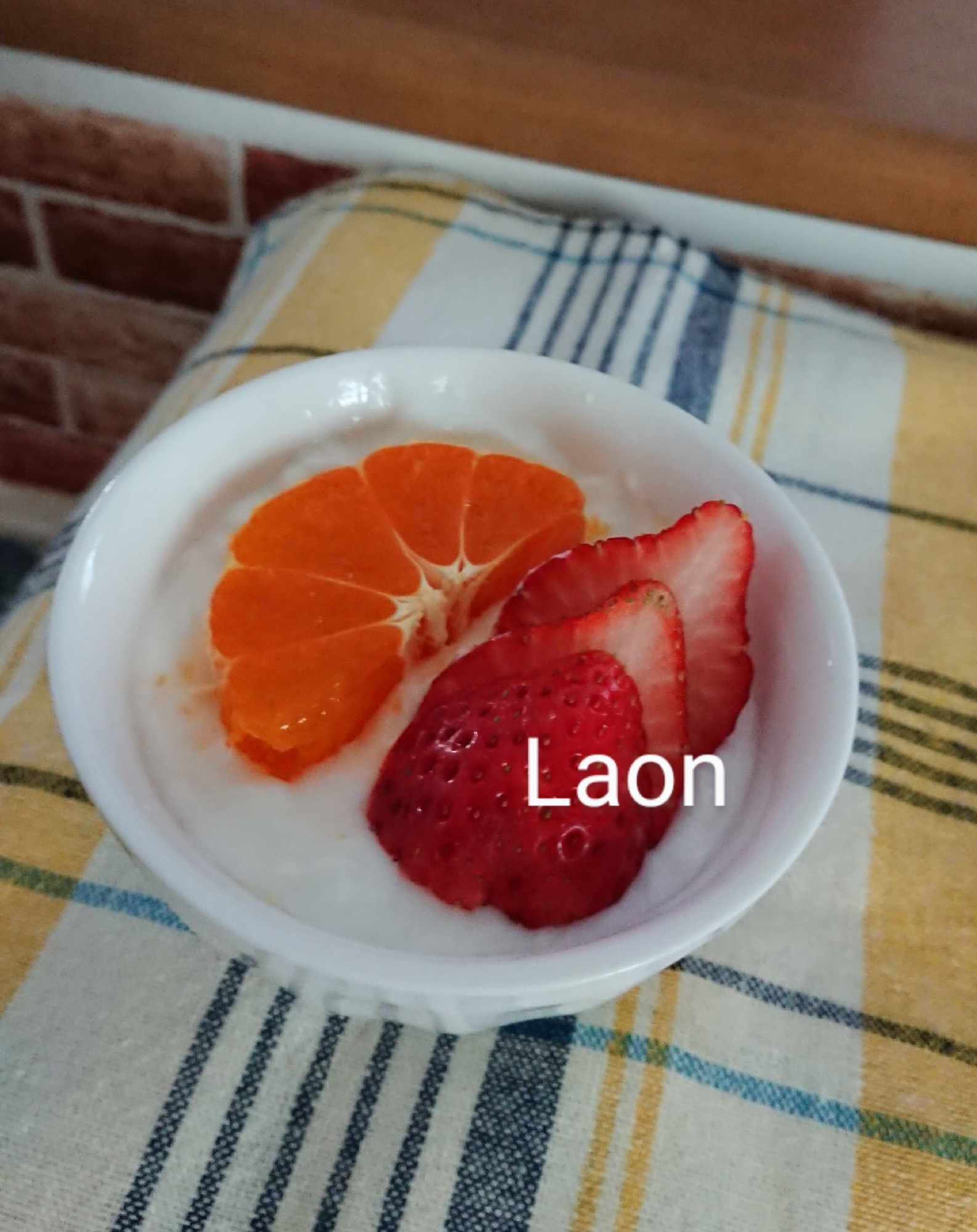 苺と蜜柑のヨーグルト