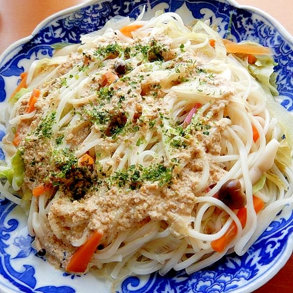 簡単！野菜を混ぜて❤手作りの胡麻ダレで冷や麦♪