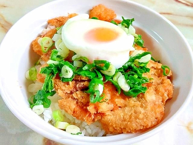 再現度88%!かつや風!ネギ玉カツ丼♪