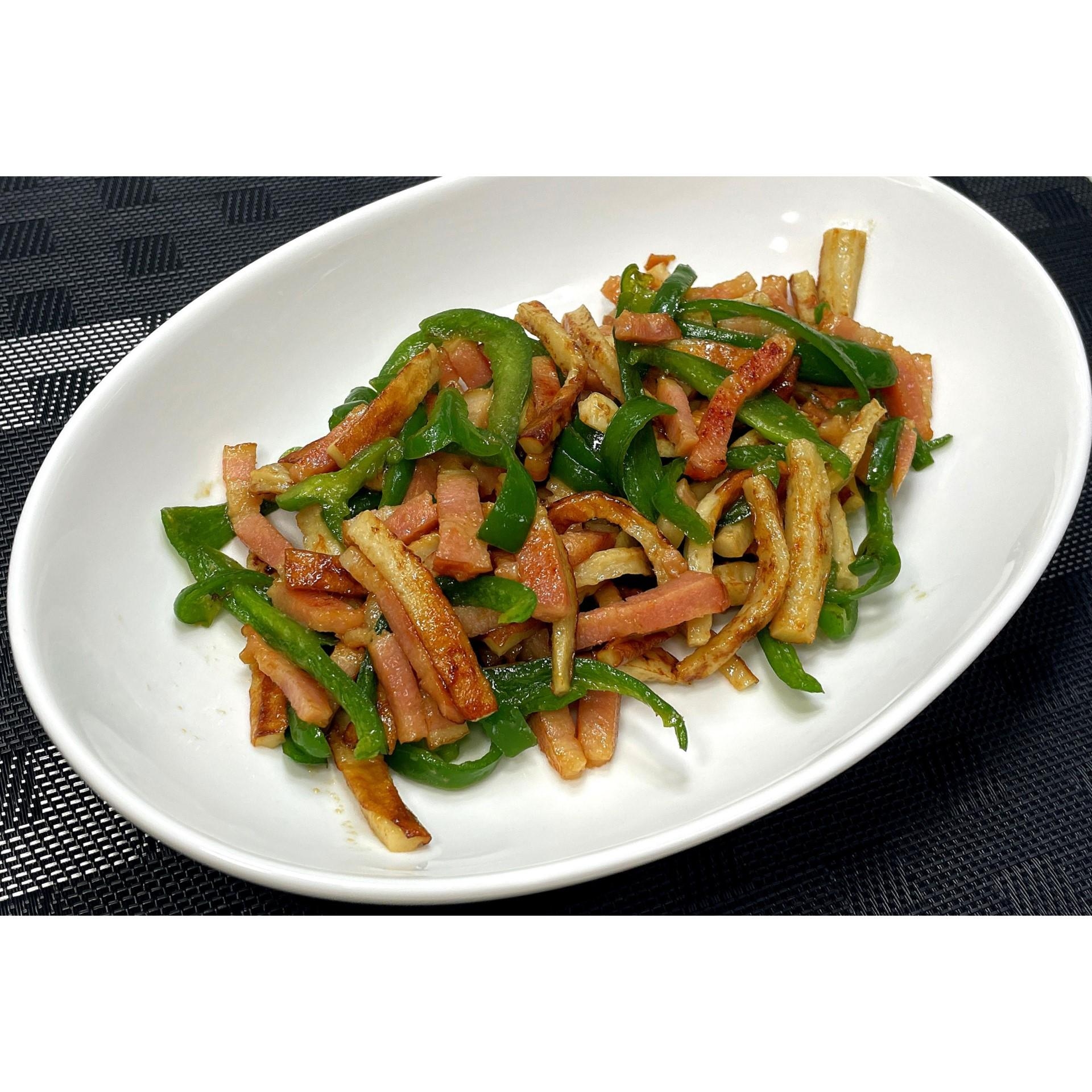 ちくわとベーコンの青椒肉絲風★動画あり★