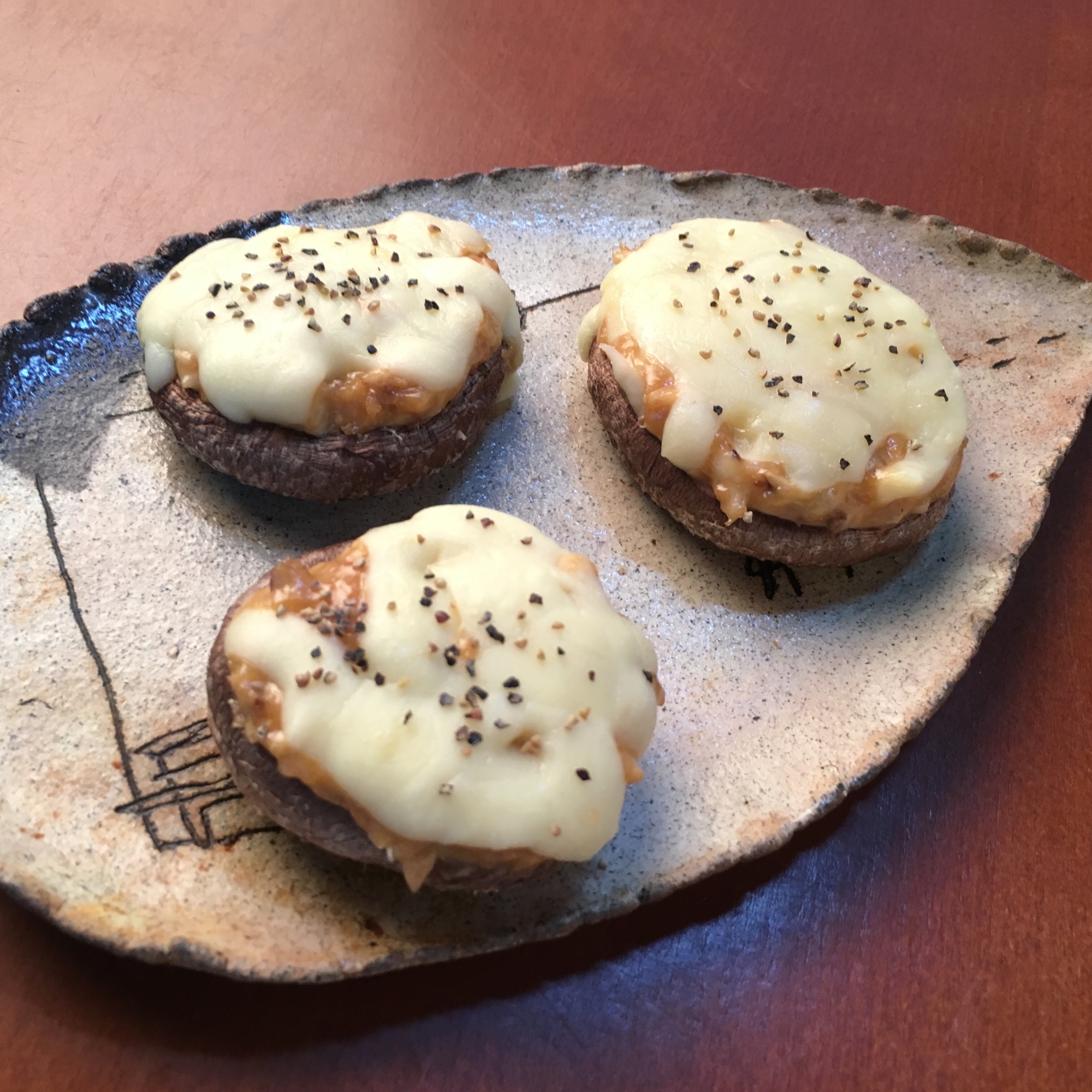 シイタケの味噌マヨチーズ焼き