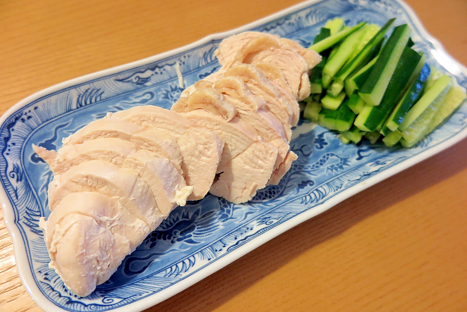 袋に入れて茹でるだけ　鶏ハムサラダチキン