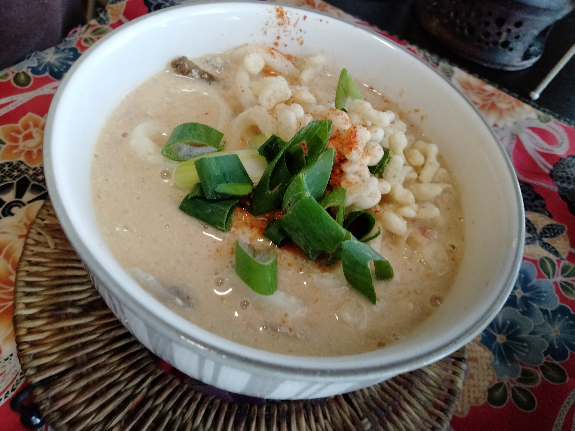 アツアツ粕うどん♥【まるごとサバ缶粕汁】