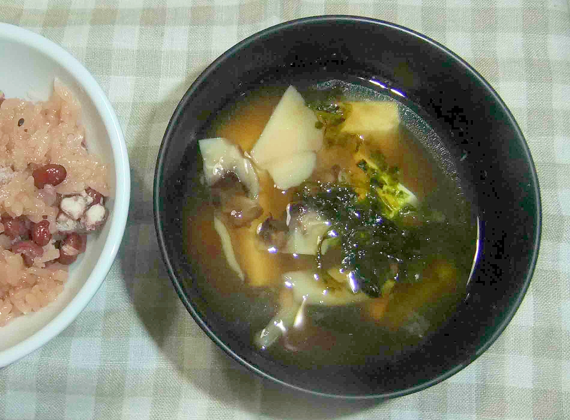 舞茸とお豆腐　お味噌汁