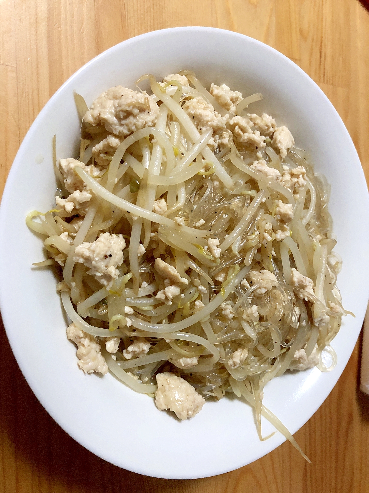 ヘルシーな１品！春雨ともやしの炒め物