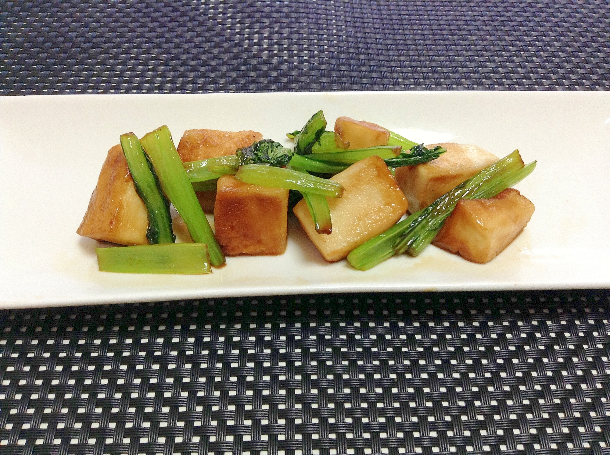 あと一品ほしいとき♪はんぺんと小松菜のバター炒め