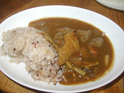 いつもはモツ煮にしてしまうところですが、カレーにしてもとってもおいしいですね。ごちそうさまでした。