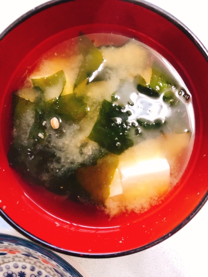 塩麹入り♬ 豆腐とわかめの味噌汁