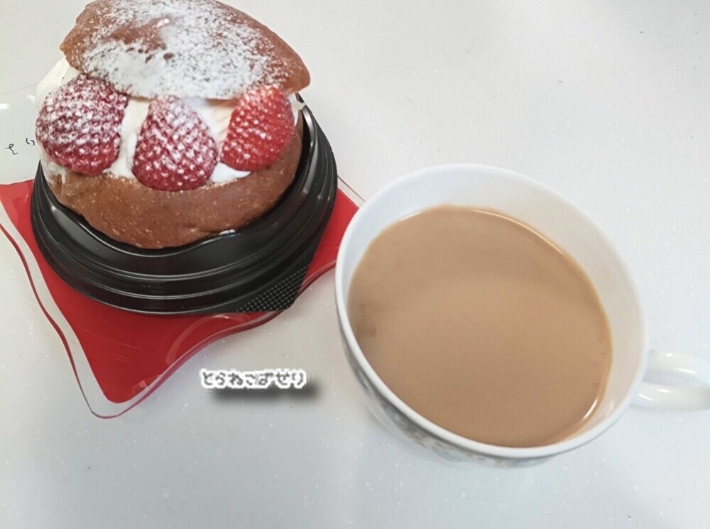 洋菓子とカフェモカ