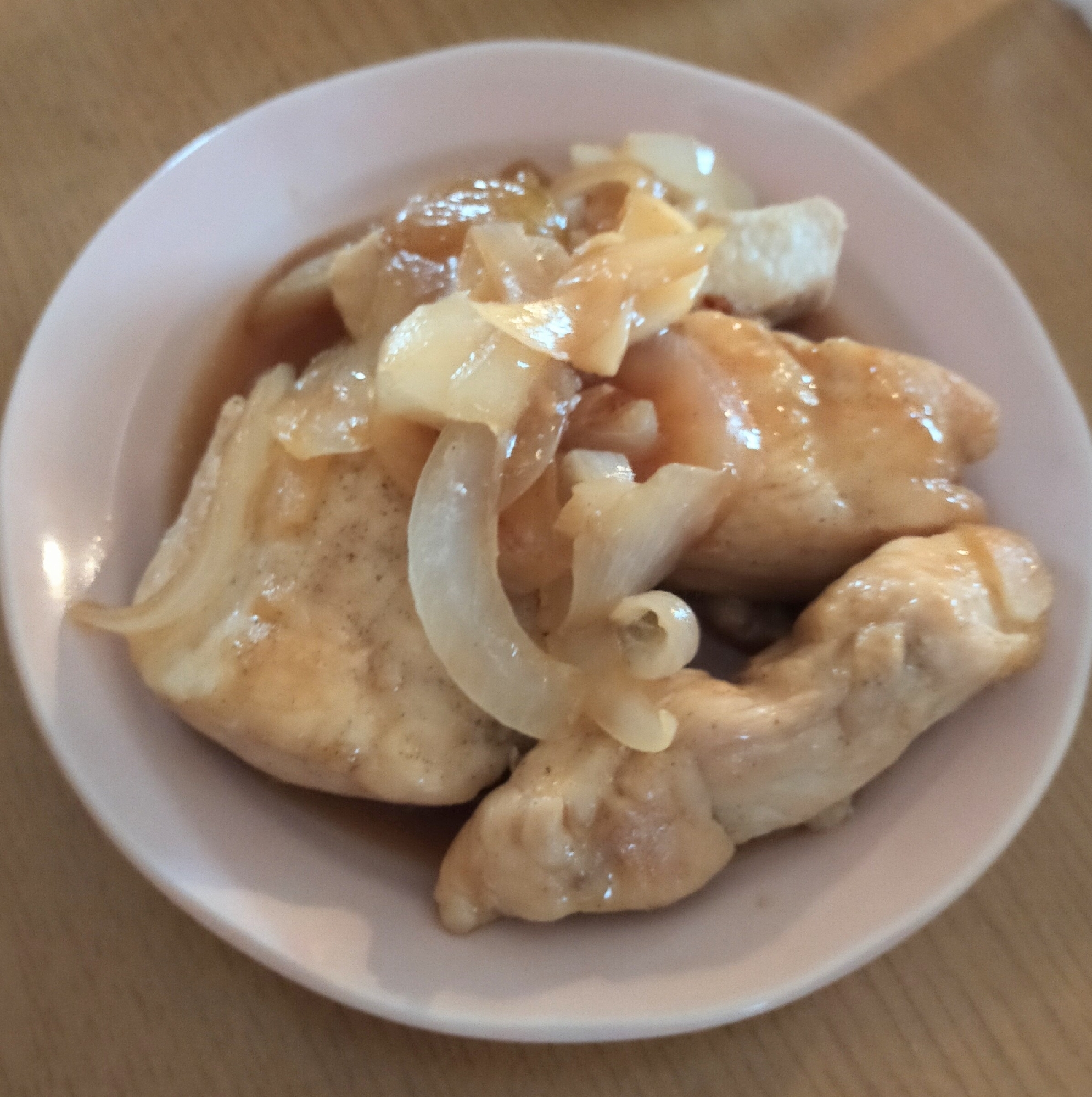 鶏むね肉と玉ねぎの焼肉タレ炒め