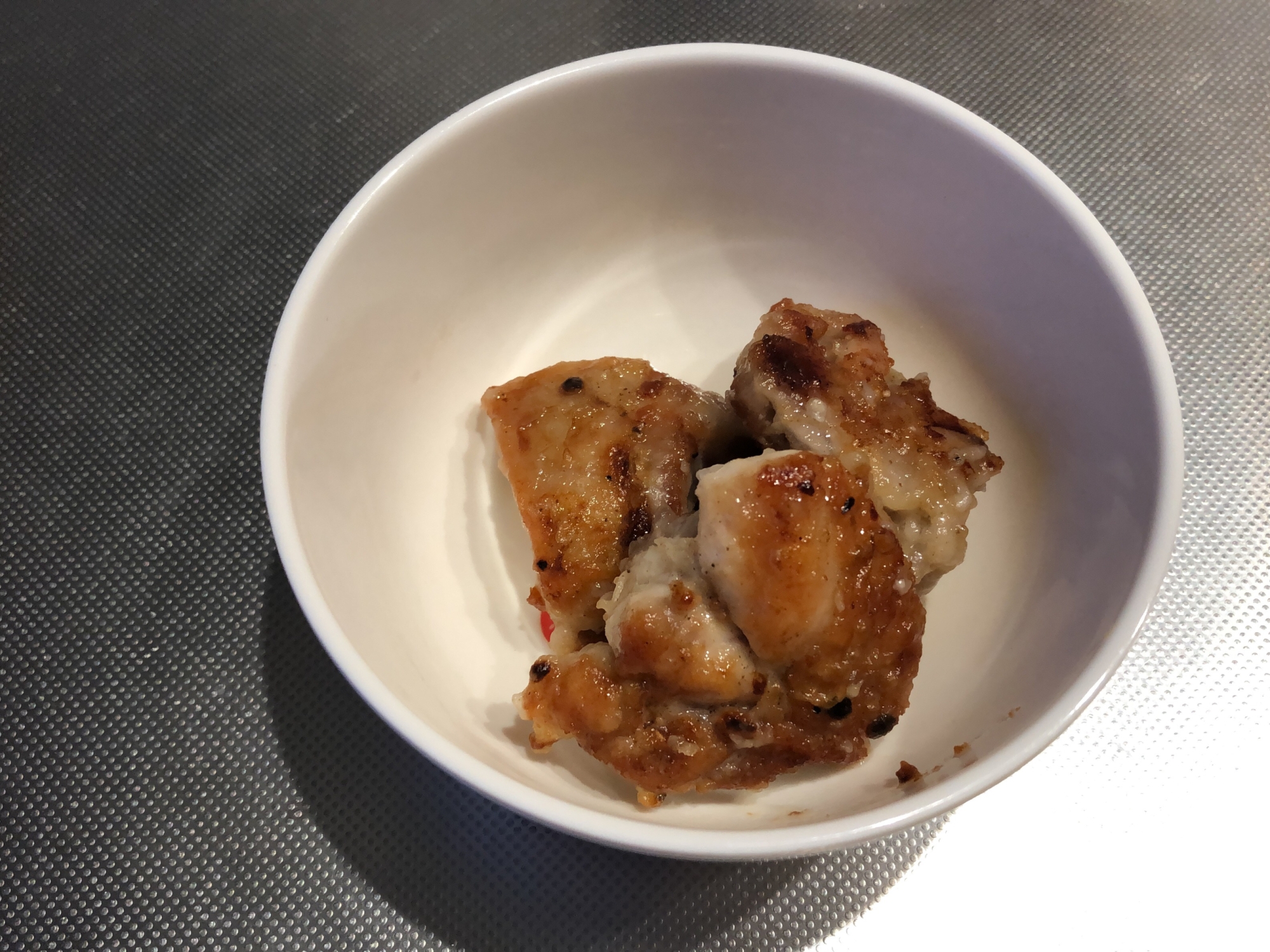 鶏肉のレモンペッパー焼き