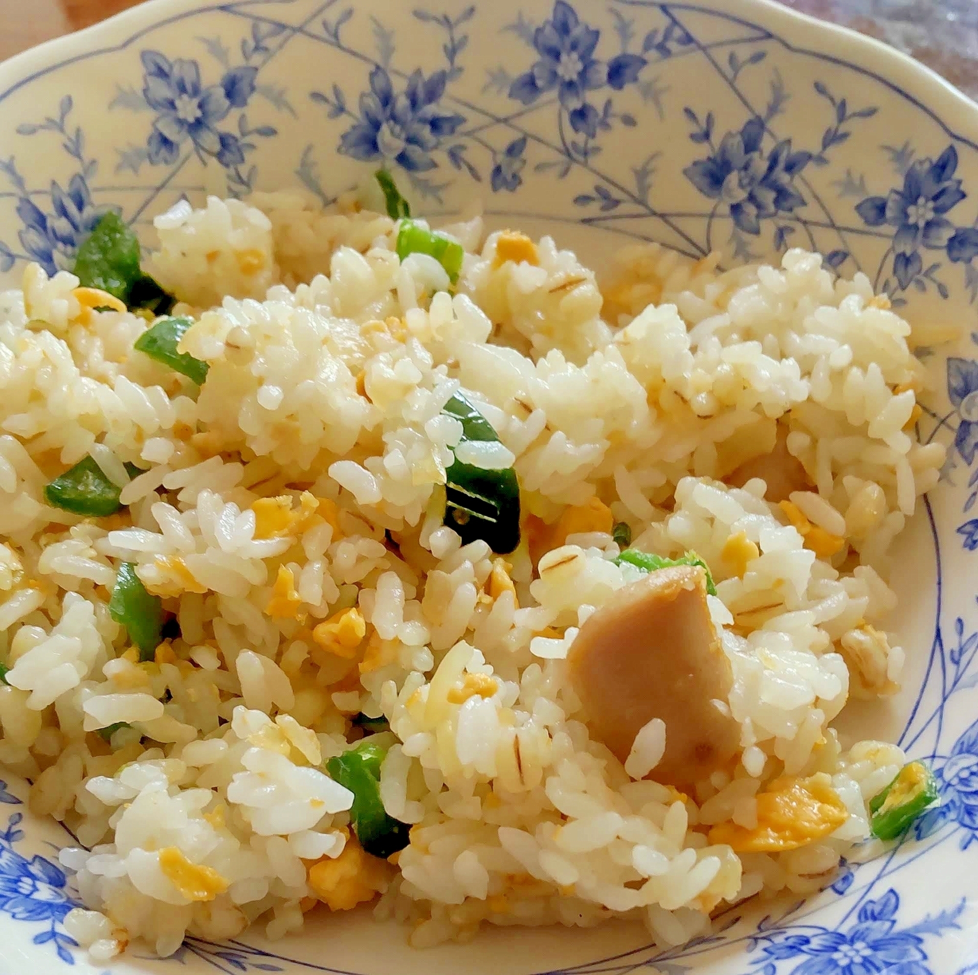 ウインナー入り麦飯チャーハン