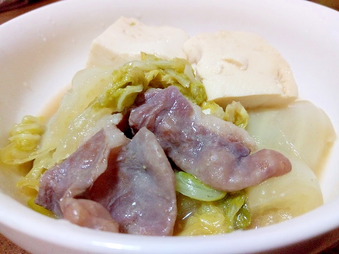 豆腐と白菜の牛ホルモン煮込み