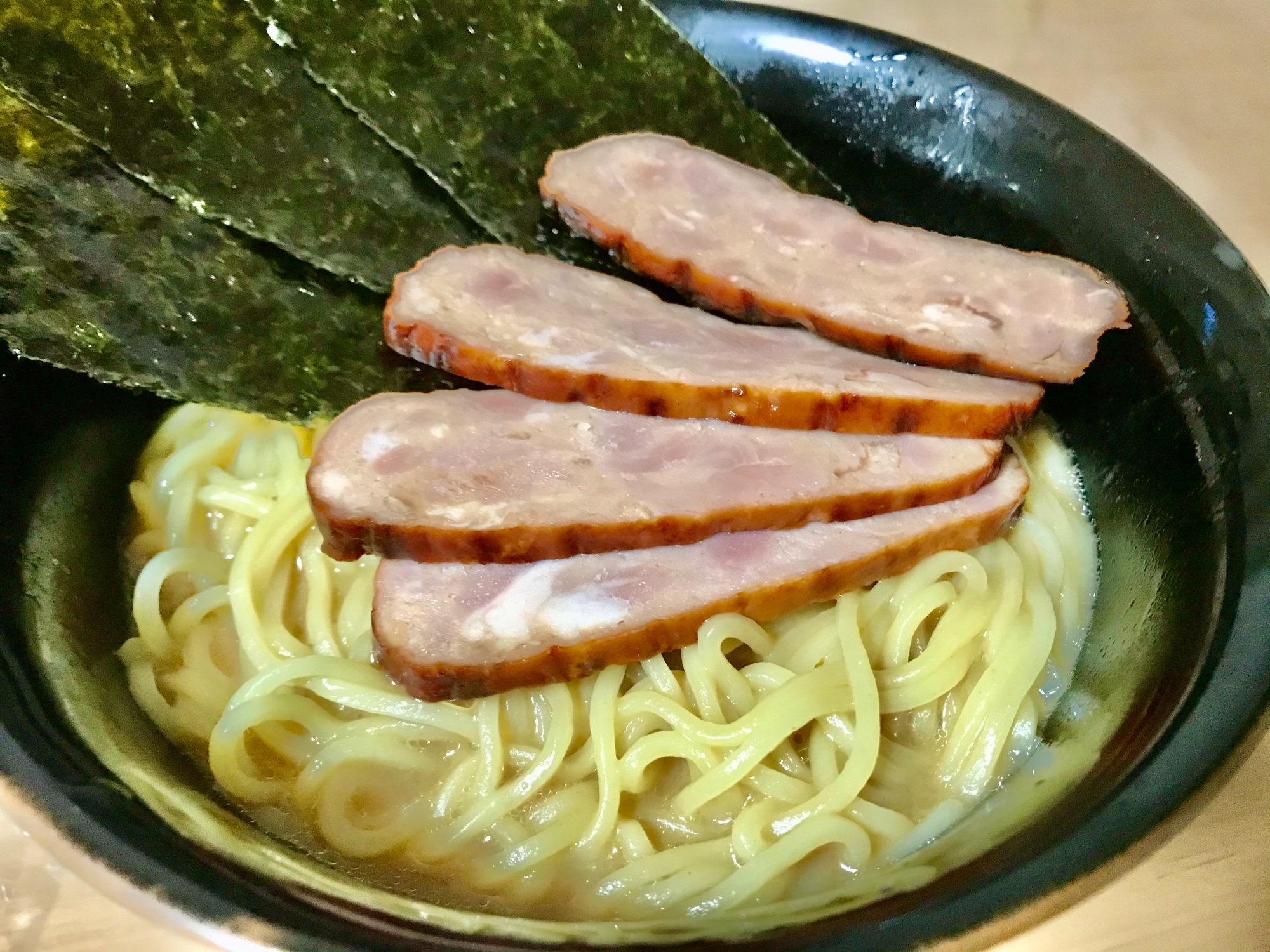 豚骨ラーメン