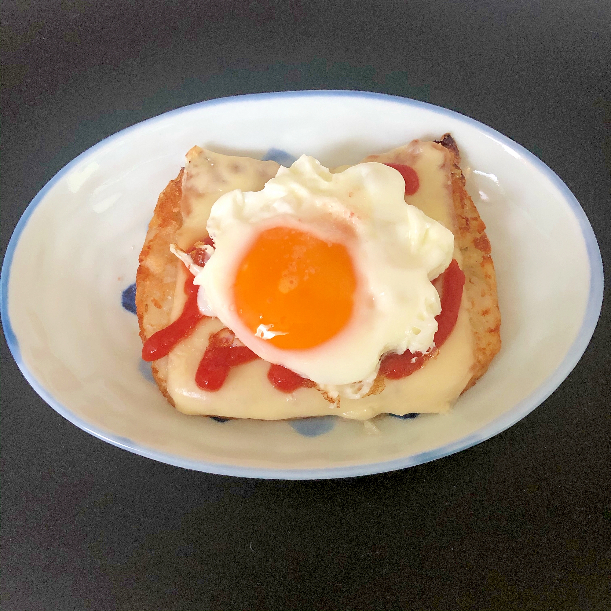 チーズとめだま焼きオン・ザ・ハッシュドポテト♪