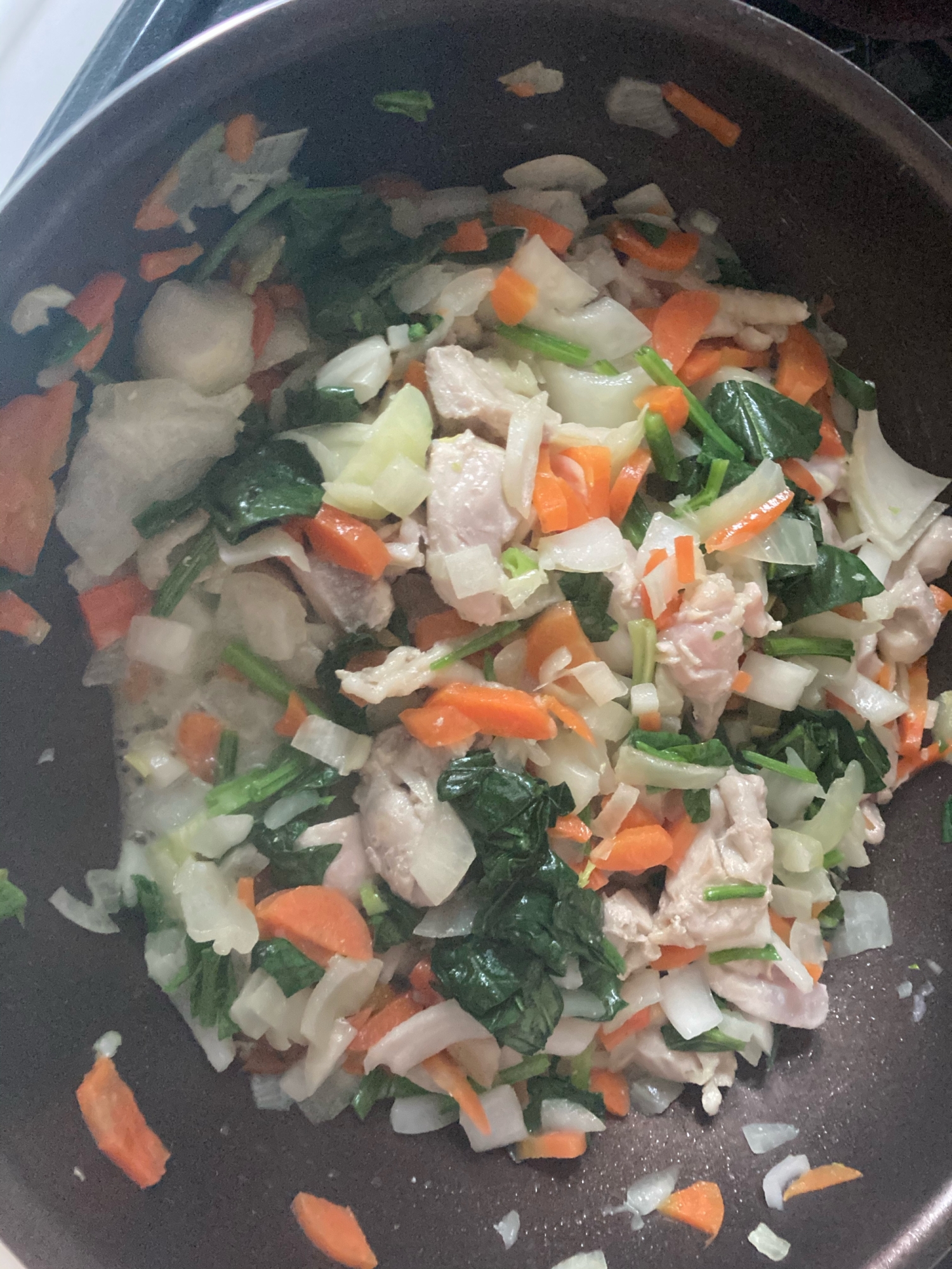 鶏肉と玉ねぎと人参とほうれん草炒め レシピ 作り方 By Pコ 楽天レシピ 鶏肉と玉ねぎと人参とほうれん草炒め レシピ 作り方 By Pコ 楽天レシピ