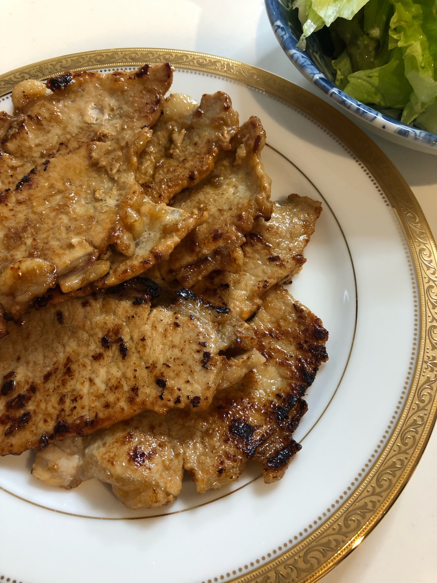 ご飯がすすむ！にんにく生姜焼