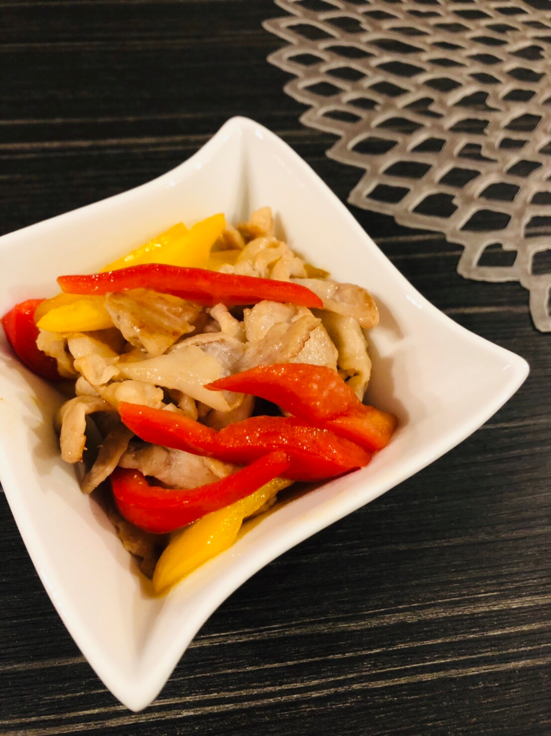 お弁当 50g豚肉で パプリカの塩こしょう炒め レシピ 作り方 By Ma Ma Yu Mi 楽天レシピ お弁当 50g豚肉で パプリカの塩こしょう炒め レシピ 作り方 By Ma Ma Yu Mi 楽天レシピ