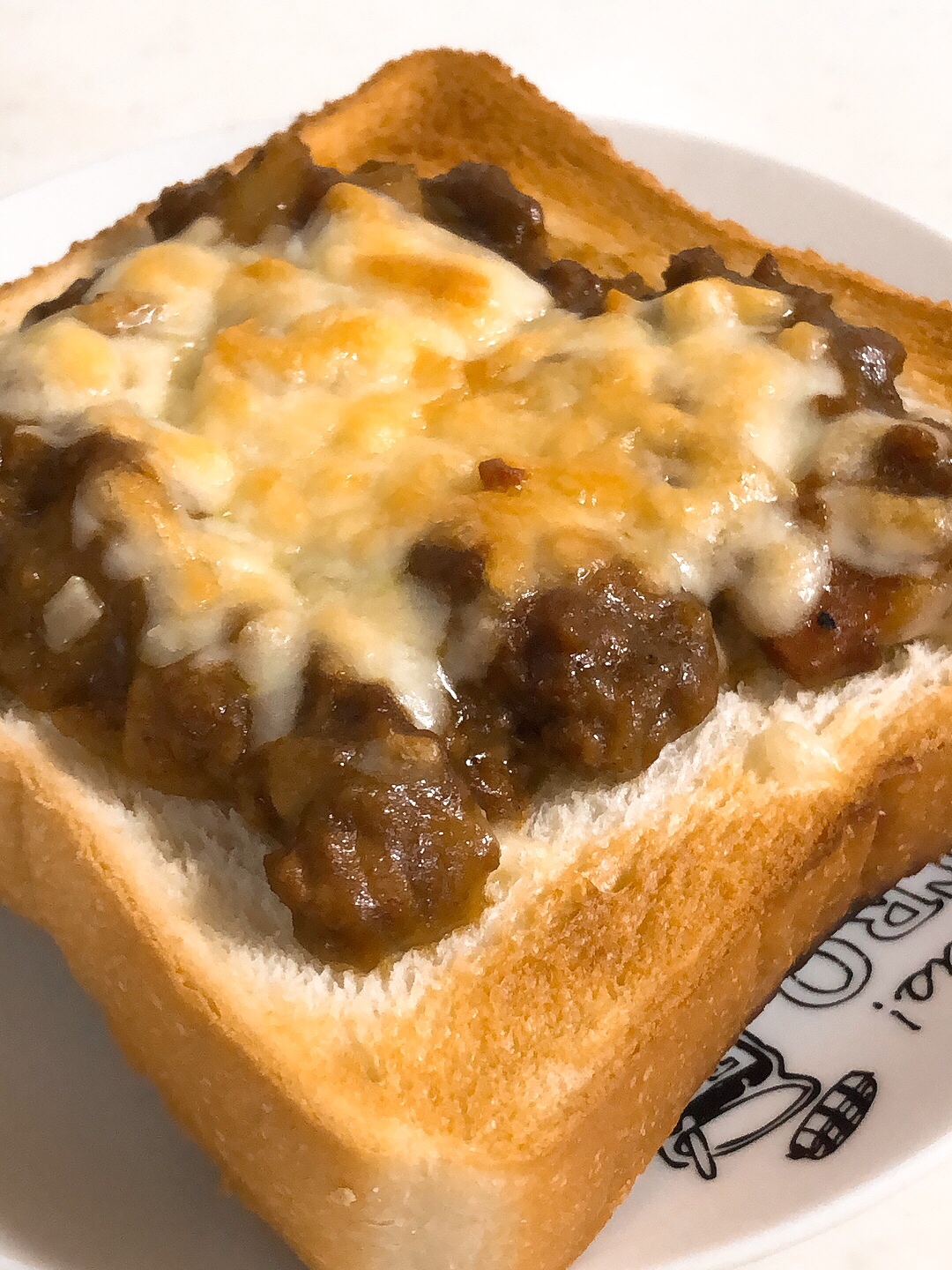 余ったカレーで作るカレートースト