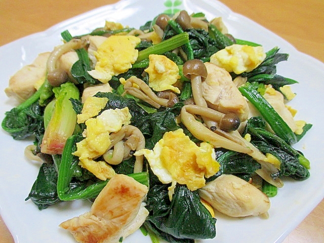 ほうれん草とささ身と卵の炒め物