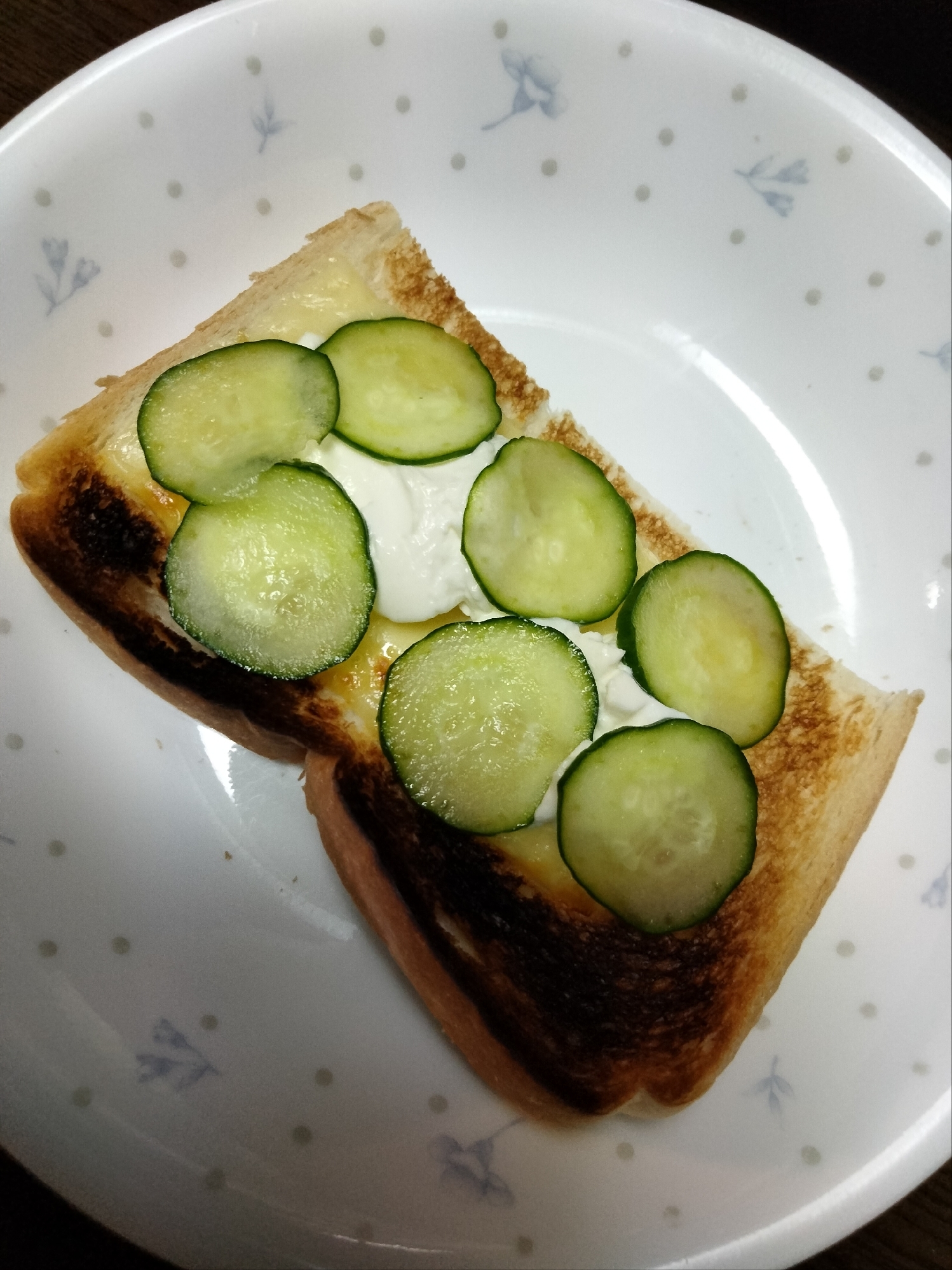 チーズトーストアレンジ クリチのせWチーズ&胡瓜
